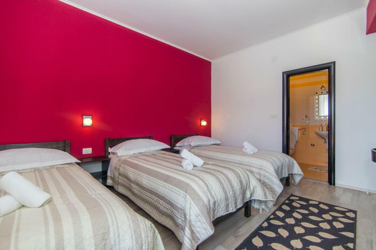 Rooms Marijana Caporice Exterior foto